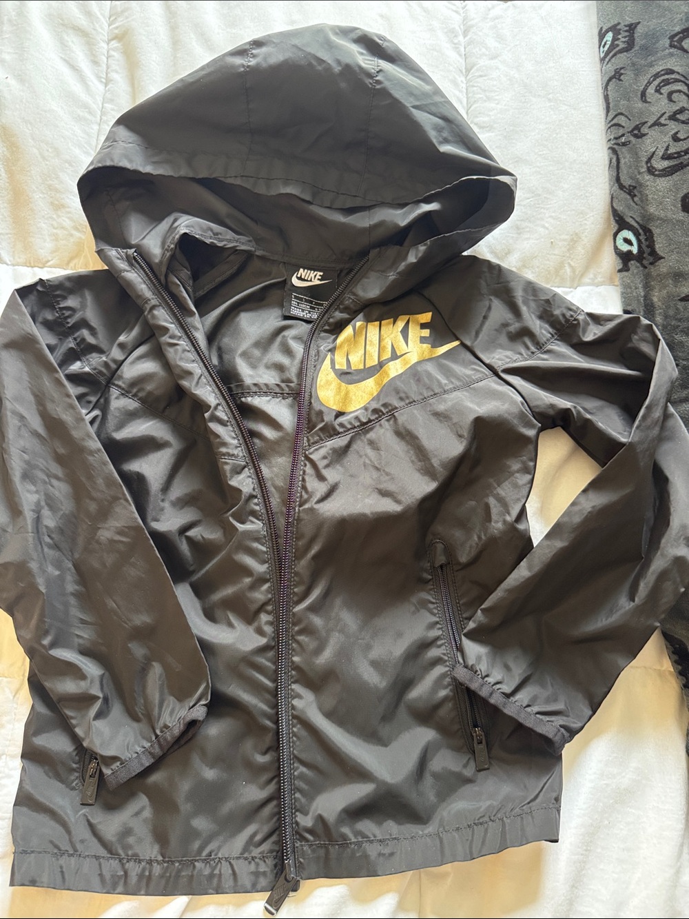 Nike windbreaker jacket for kids size  S 5 EUC